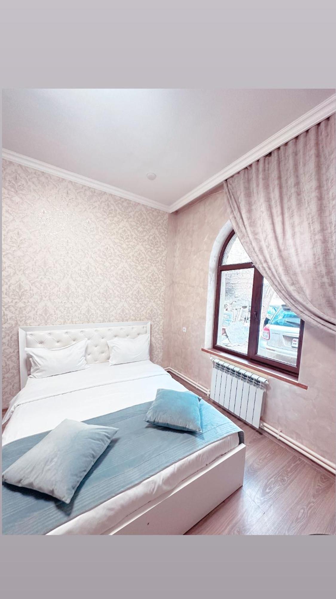 Yerevan Hotel Exterior photo